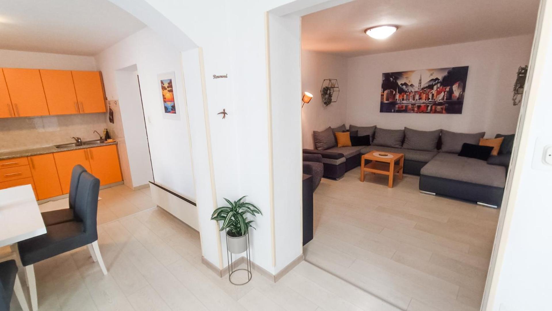 Apartment Dado