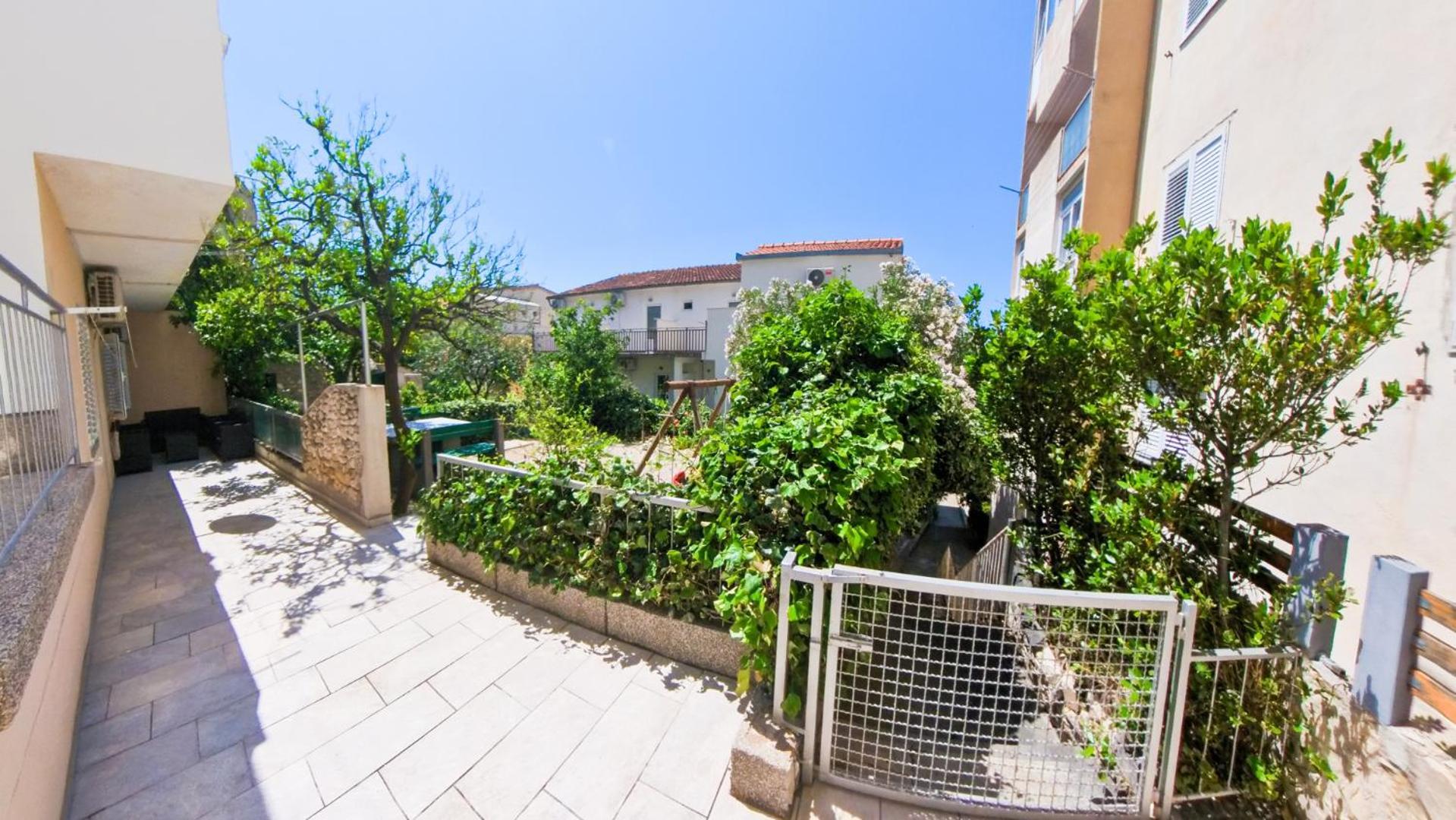 Dado Apartment